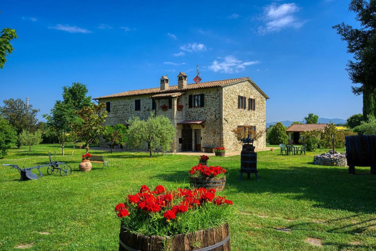 Agriturismo Le Terre Del Casale อัสซิซี ภายนอก รูปภาพ