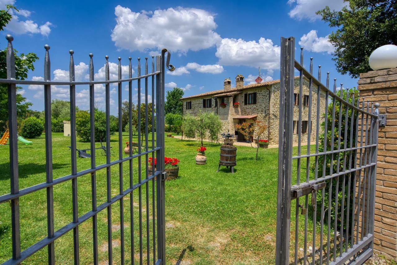 Agriturismo Le Terre Del Casale อัสซิซี ภายนอก รูปภาพ